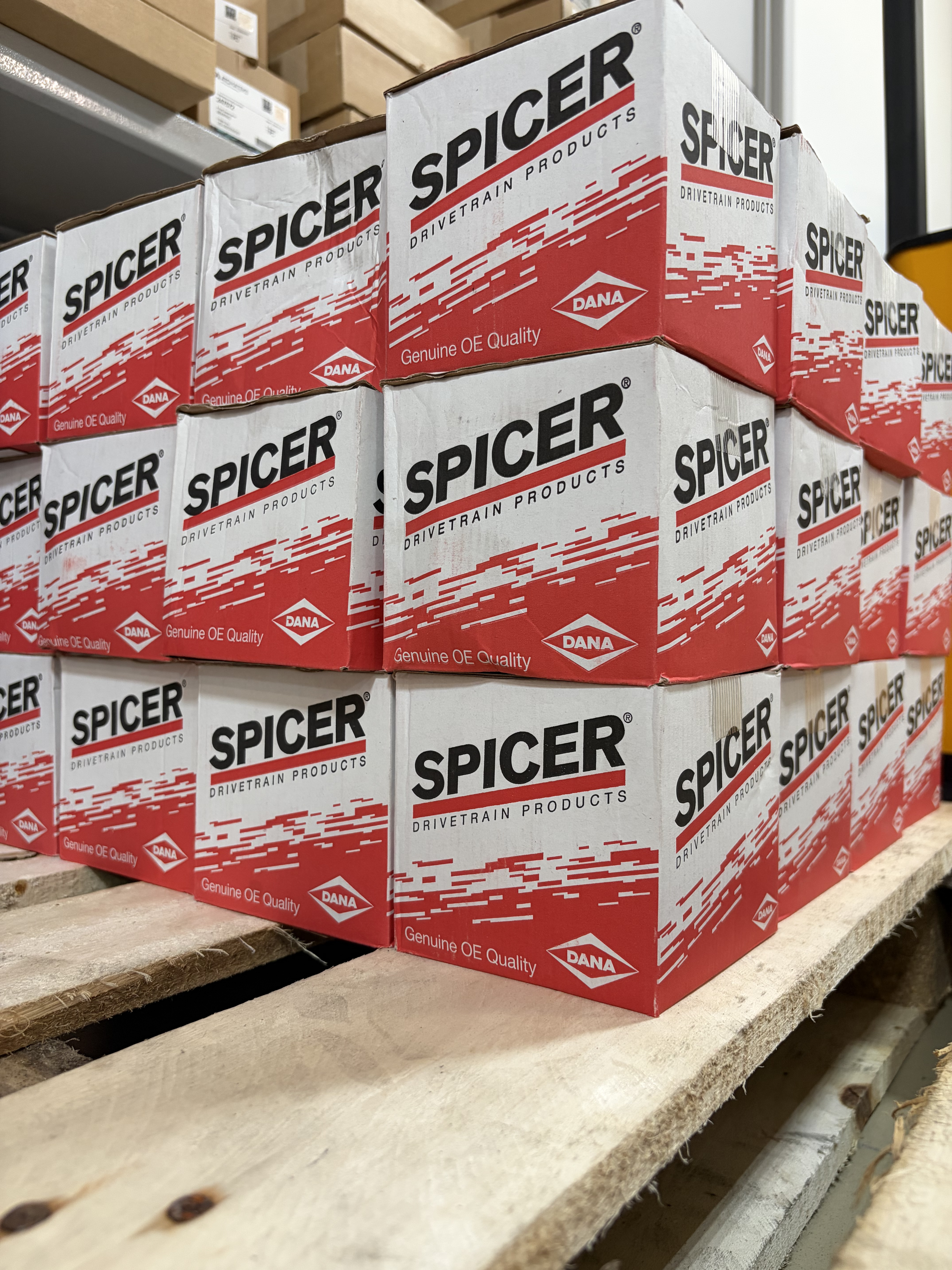 Поставка оригинальных запчастей Dana Spicer на склад Зеланд