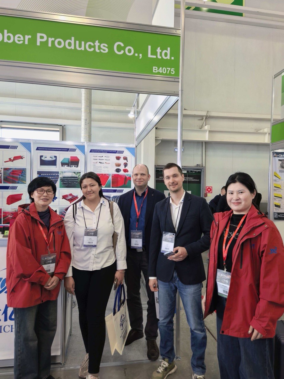 Команда Зеланд на выставке MiningWorld Russia в Москве